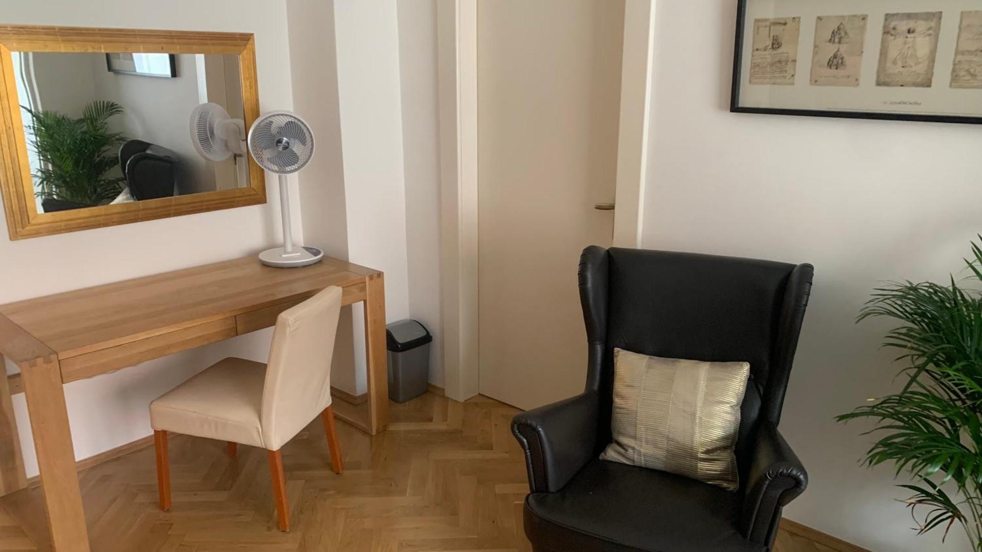 Apartment Anenska By Charles Bridge 3 Prague